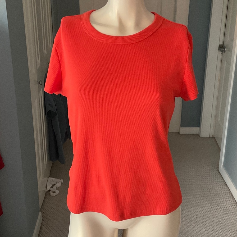 Old Navy t shirt